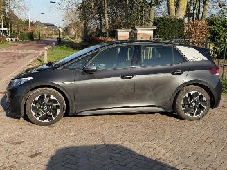 Volkswagen ID.3 First 58 kWh picture 2