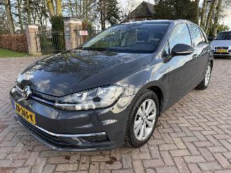 Schadeauto Volkswagen Golf 1.5 TSI DSG Bnsline 2019/5