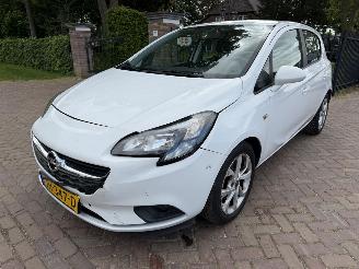 Damaged car Opel Corsa-E 1.0 Turbo Edition 66 Kw 2016/4