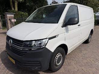 krockskadad bil bedrijf Volkswagen Transporter 2.0 TDI L1H1 HI TURBO DEFECT 2020/3