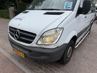 krockskadad bil auto Mercedes Sprinter 311 2.2 CDI 366 rolstoellift 9 persoons 2010/11