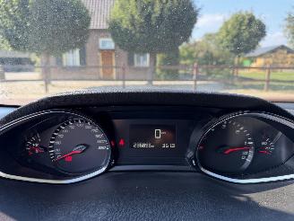 Peugeot 308 1.6 BlueHDI Blue Lease Pack picture 17