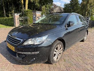 Voiture accidenté Peugeot 308 1.6 BlueHDI Blue Lease Pack 2017/5