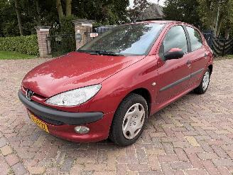 Damaged car Peugeot 206 1.4 Gentry 2002/3