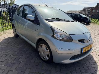 Damaged car Toyota Aygo 1.0-12V Comfort 2006/11