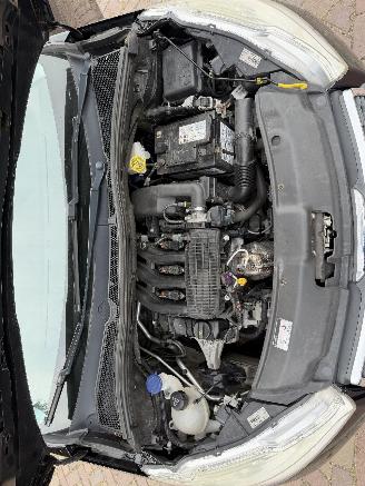 Peugeot 208 1.2 PureTech Style Pack picture 23
