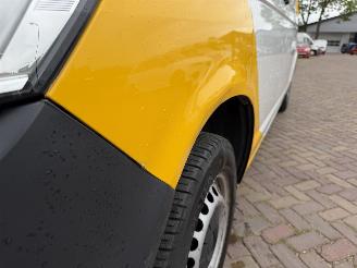 Volkswagen Transporter 2.0 TDI L2H1 picture 10