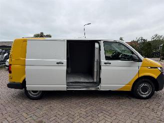Volkswagen Transporter 2.0 TDI L2H1 picture 14
