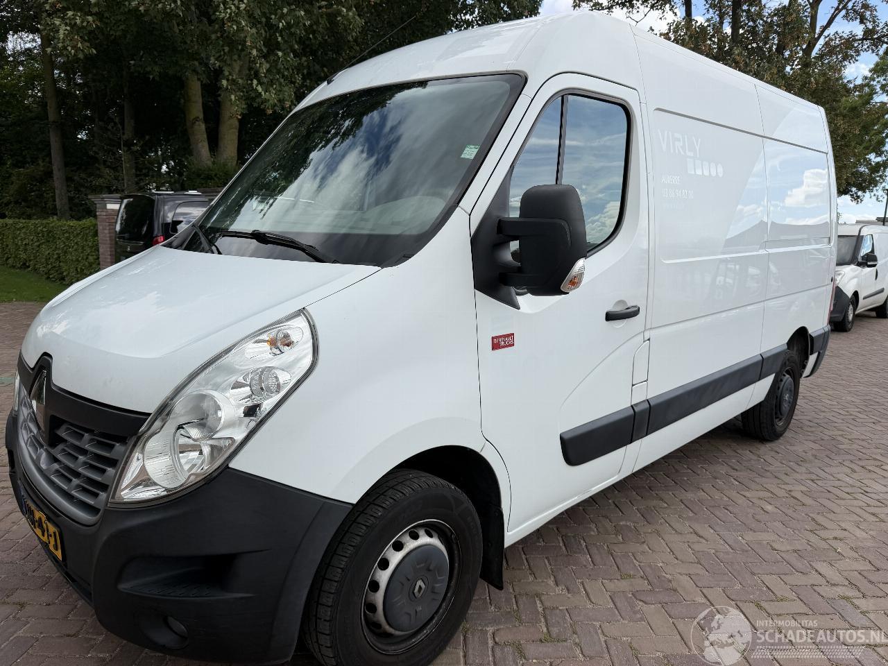 Renault Master T35 2.3 dCi L2H3