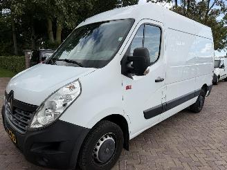 skadebil bedrijf Renault Master T35 2.3 dCi L2H3 2017/1