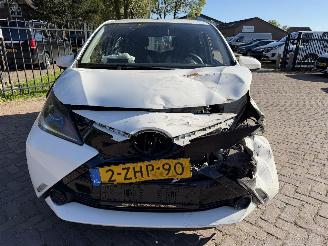 Toyota Aygo 1.0 VVT-i x-play picture 4