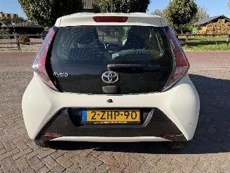 Toyota Aygo 1.0 VVT-i x-play picture 7