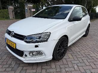 krockskadad bil auto Volkswagen Polo 1.2 TSI Highline 2011/1