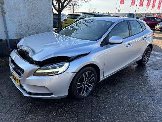 Volvo V-40 D2 2.0 clima/navi/velgen picture 1