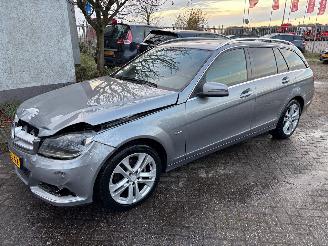 Damaged car Mercedes C-klasse C200 cdi clima/automaat 2012/5