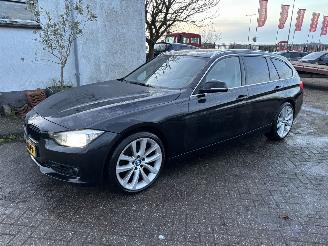 Vaurioauto  passenger cars BMW 3-serie Clima/velgen 2015/2