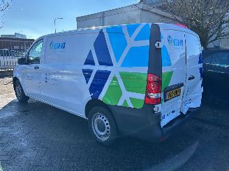 Mercedes Vito 114cdi RWD 3-pers picture 4