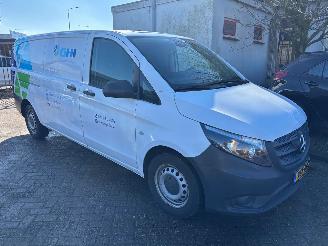 Mercedes Vito 114cdi RWD 3-pers picture 2