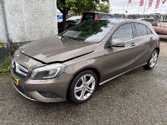 Vaurioauto  passenger cars Mercedes A-klasse A200 2012/11