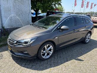 damaged passenger cars Opel Astra 1.0t automaat 2016/7