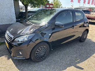skadebil auto Peugeot 108 Airco/cv 2018/5