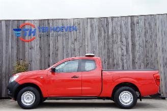 skadebil auto Nissan Navara 2.3 DCi Pick Up 4X4 Cruise Trekhaak Sper 120KW Euro 6 DPF 2016/9