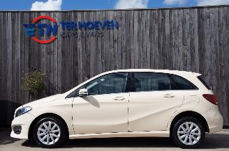 krockskadad bil auto Mercedes B-klasse B180D Airco Navi Cruise Stoelverwarming BAK Kapot! 80KW Euro 6 2018/3