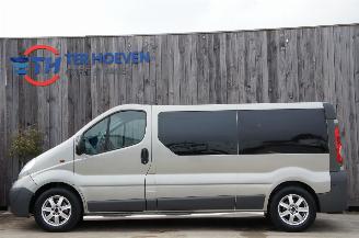 krockskadad bil auto Opel Vivaro 2.0 DCi Lang 4-Peroons Bed Klima Navi Trekhaak 84KW Euro 4 2010/3