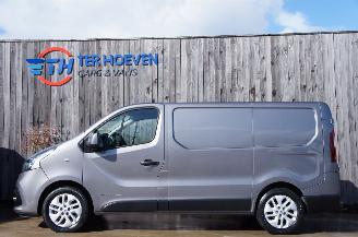 Vaurioauto  passenger cars Renault Trafic 1.6 DCi L1H1 Airco Navi Cruise Camera Trekhaak Trekhaak 88KW Euro 5 2016/6