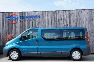 damaged passenger cars Renault Trafic 2.0 DCi Lang 9-Sitzer Klima Metallic 84KW Euro 4 2008/5