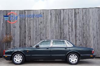 Voiture accidenté Jaguar XJ Sovereign 3.2 V8 Airco Navi Cruise 174KW 2000/5