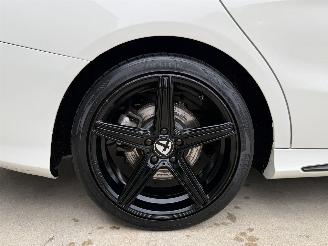 Mercedes Cla-klasse 180 Shooting Brake AMG-Line Panorama Unfall picture 40