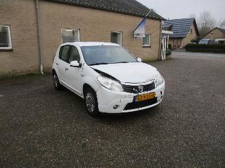 Vrakbiler auto Dacia Sandero 1.4 Laureate LPG 2010/2