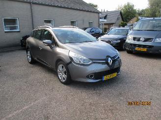 skadebil auto Renault Clio 0.9 TCe Estate 2013/9