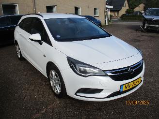 Voiture accidenté Opel Astra SPORTS TOURER 1.0 Online Ed REST BPM 500 EURO !!!! 2017/3