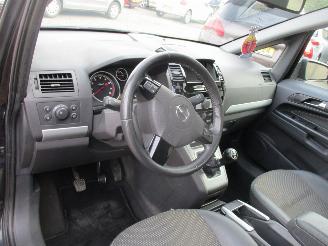 Opel Zafira 1.8 Essentis 6P PANO picture 16