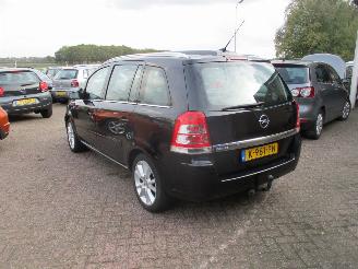 Opel Zafira 1.8 Essentis 6P PANO picture 5