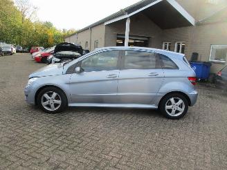 Mercedes B-klasse 170 Automaat 5 drs picture 4