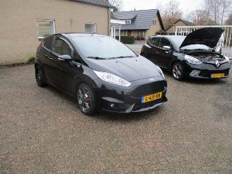 Schadeauto Ford Fiesta 1.6 ST2 2015/12