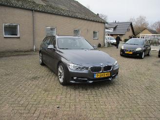 skadebil auto BMW 3-serie 320i High Ececutive Touring REST BPM 800 EURO !!!! 2013/9