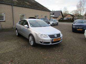 Damaged car Volkswagen Passat 2.0 TFSI Highline Aut 2006/9