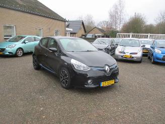 Vaurioauto  passenger cars Renault Clio 0.9TCe Dynamique 5drs 2013/4
