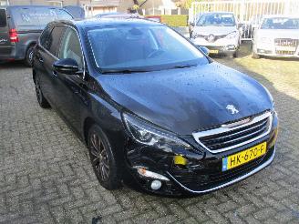 skadebil auto Peugeot 308 SW 1.2 PureTech Allure REST BPM 400 EURO !!!! 2015/11