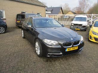 krockskadad bil auto BMW 5-serie 520 I High Executive Touring Aut REST BPM 1000 EURO !!! 2015/10