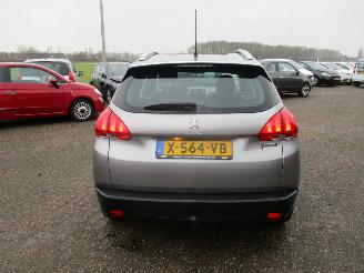 Peugeot 2008 1.2 PT BL Executive picture 6