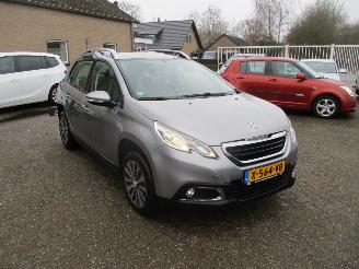 krockskadad bil auto Peugeot 2008 1.2 PT BL Executive 2015/1
