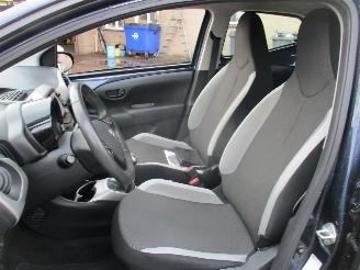 Toyota Aygo 1.0 VVT-i x-Play picture 29