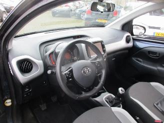 Toyota Aygo 1.0 VVT-i x-Play picture 15