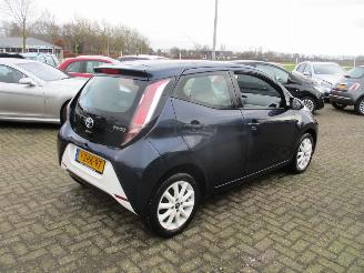 Toyota Aygo 1.0 VVT-i x-Play picture 7