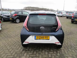 Toyota Aygo 1.0 VVT-i x-Play picture 6
